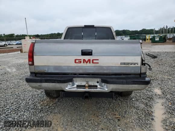 1998 GMC Sierra 1500 с VIN 2GTEC19R1W1530382, выставлен на аукционе Copart как лот 61673645 с пробегом 374 461 миль миль и Списание • Salvage title. История ставок и продаж доступна на DreamBid. Изображение 6.