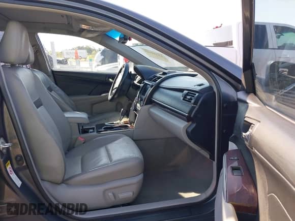 2014 Toyota Camry SE with VIN 4T1BK1FK2EU537420, listed as a IAAI auction lot 43345149 with 173,166 mi miles and . Bid and sale history available at DreamBid. Image 5.