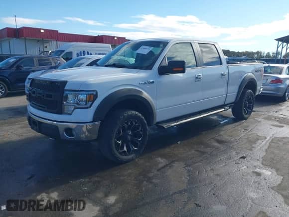 2010 Ford F-150 XL z VIN 1FTFW1EV3AKC34481, wystawiony jako IAAI lot #43480376 z przebiegiem 116 428 mil mil oraz . Historia ofert i sprzedaży dostępna na DreamBid. Obrazek 2.