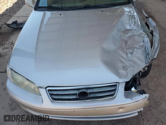 2001 Toyota Camry LE z VIN 4T1BF22K11U120459, wystawiony jako Copart lot #57449755 z przebiegiem 163 723 mil mil oraz Szkoda całkowita • Salvage title. Historia ofert i sprzedaży dostępna na DreamBid. Obrazek 11.