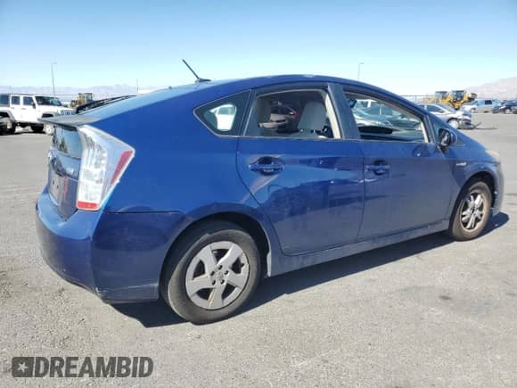 2010 Toyota Prius II with VIN JTDKN3DUXA0175737, listed as a Copart auction lot 84049035 with 321,474 mi miles and Clean title. Bid and sale history available at DreamBid. Image 3.