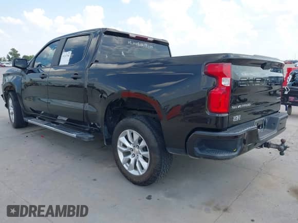 2020 Chevrolet Silverado 1500 Custom z VIN 1GCPWBEK0LZ157613, wystawiony jako IAAI lot #43247346 z przebiegiem 155 094 mil mil oraz . Historia ofert i sprzedaży dostępna na DreamBid. Obrazek 3.