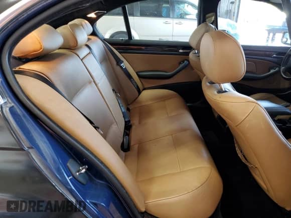 2005 BMW 3 Series 330xi с VIN WBAEW53445PN37613, выставлен на аукционе Copart как лот 61840155 с пробегом 130 484 миль миль и Списание • Salvage title. История ставок и продаж доступна на DreamBid. Изображение 10.