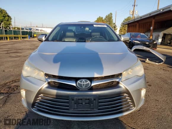 2015 Toyota Camry XSE z VIN 4T1BK1FK1FU557210, wystawiony jako Copart lot #70574695 z przebiegiem 88 674 mil mil oraz Szkoda całkowita • Salvage title. Historia ofert i sprzedaży dostępna na DreamBid. Obrazek 5.