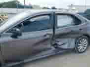 2020 Toyota Camry LE z VIN 4T1C11AK2LU999892, wystawiony jako IAAI lot #43225624 z przebiegiem Nie podano mil oraz . Historia ofert i sprzedaży dostępna na DreamBid. Obrazek 6.