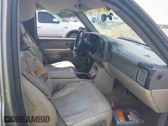 2001 Chevrolet Suburban LT with VIN 3GNEC16TX1G186428, listed as a IAAI auction lot 42175951 with 366,622 mi miles and . Bid and sale history available at DreamBid. Image 5.
