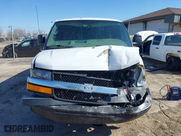 2008 Chevrolet Express Cargo с VIN 1GCGG25C881182464, выставлен на аукционе IAAI как лот 41978195 с пробегом 250 948 миль миль и . История ставок и продаж доступна на DreamBid. Изображение 12.