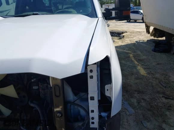 2019 Chevrolet Silverado 2500HD Work Truck z VIN 2GB2CREG4K1195834, wystawiony jako IAAI lot #43398503 z przebiegiem 176 259 mil mil oraz . Historia ofert i sprzedaży dostępna na DreamBid. Obrazek 20.