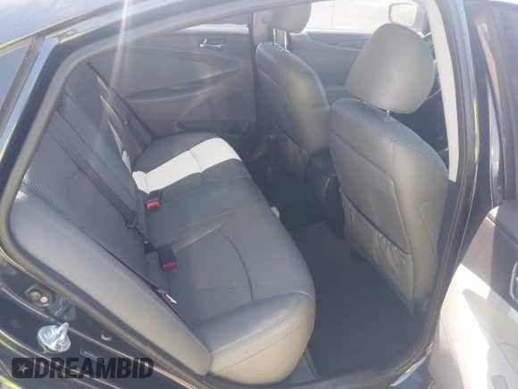 2012 Hyundai Sonata SE z VIN 5NPEC4AB9CH333664, wystawiony jako IAAI lot #42915240 z przebiegiem 130 250 mil mil oraz . Historia ofert i sprzedaży dostępna na DreamBid. Obrazek 8.