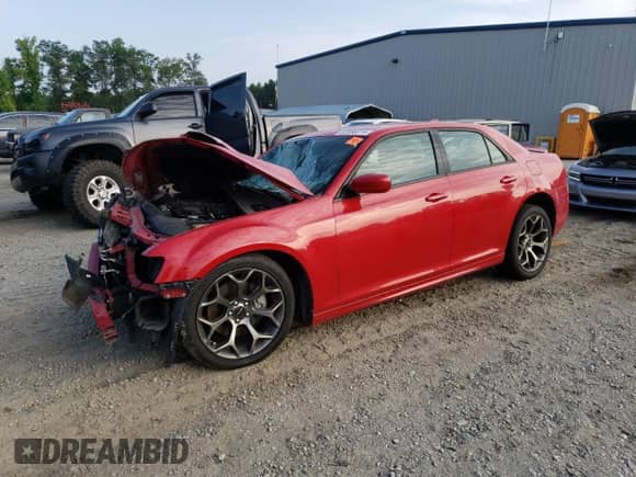 2015 Chrysler 300 S с VIN 2C3CCABT5FH743408, выставлен на аукционе Copart как лот 62085374 с пробегом Не указан миль и Списание • Salvage title. История ставок и продаж доступна на DreamBid. Изображение 1.