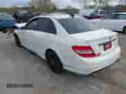 2010 Mercedes-Benz C 300 Sport z VIN WDDGF8BB6AR089165, wystawiony jako IAAI lot #43462906 z przebiegiem 128 332 mil mil oraz . Historia ofert i sprzedaży dostępna na DreamBid. Obrazek 3.