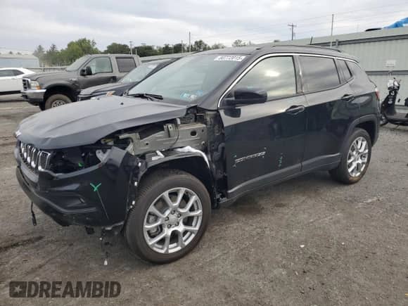 2023 Jeep Compass Latitude Lux with VIN 3C4NJDFN5PT547047, listed as a Copart auction lot 80772015 with 5,301 mi miles and Salvage title. Bid and sale history available at DreamBid. Image 1.