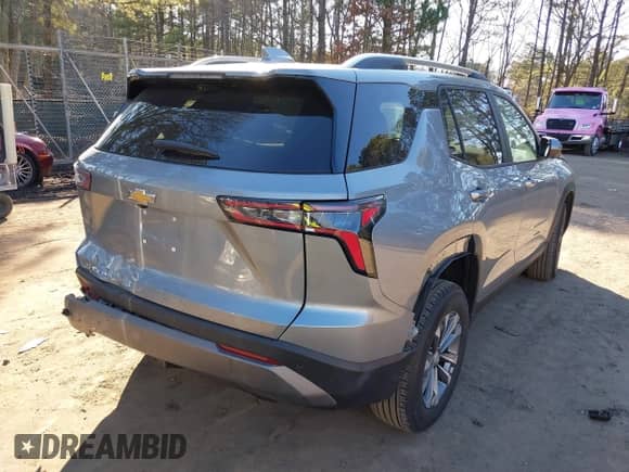 2025 Chevrolet Equinox AWD LT with VIN 3GNAXPEGXSL187601, listed as a IAAI auction lot 41706939 with 5,804 mi miles and . Bid and sale history available at DreamBid. Image 4.