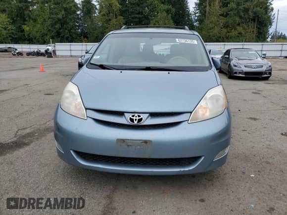 2008 Toyota Sienna XLE z VIN 5TDZK22C48S172092, wystawiony jako Copart lot #82736135 z przebiegiem 181 965 mil mil oraz Szkoda całkowita • Salvage title. Historia ofert i sprzedaży dostępna na DreamBid. Obrazek 5.