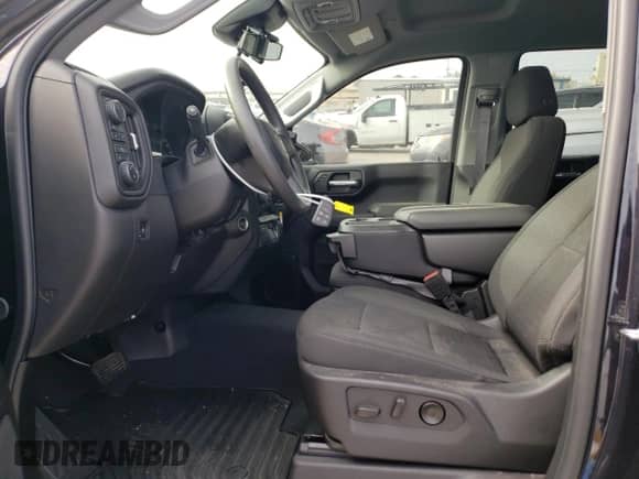 2024 Chevrolet Silverado 1500 Custom Trail Boss z VIN 3GCPDCEK8RG398601, wystawiony jako Copart lot #88468505 z przebiegiem 933 mil mil oraz Szkoda całkowita • Salvage title. Historia ofert i sprzedaży dostępna na DreamBid. Obrazek 7.