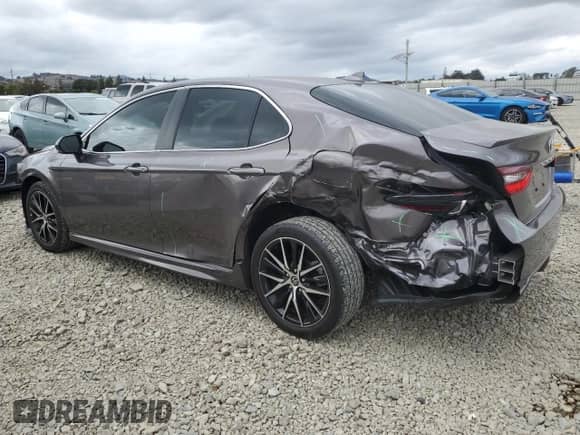2022 Toyota Camry SE with VIN 4T1G11AK6NU648309, listed as a Copart auction lot 85360015 with 32,188 mi miles and Salvage title. Bid and sale history available at DreamBid. Image 2.
