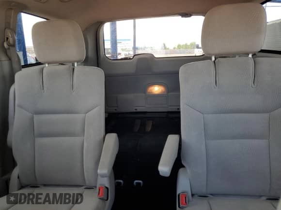 2015 Dodge Grand Caravan SXT z VIN 2C4RDGCG6FR617253, wystawiony jako Copart lot #89805945 z przebiegiem 90 042 mil mil oraz Czysty tytuł • Clean title. Historia ofert i sprzedaży dostępna na DreamBid. Obrazek 10.