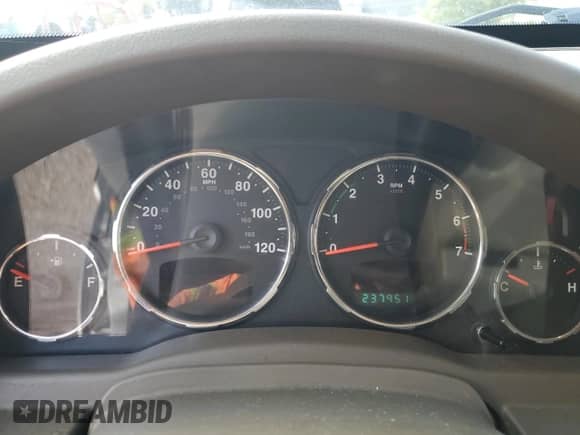 2011 Jeep Liberty Sport с VIN 1J4PN2GK6BW565513, выставлен на аукционе Copart как лот 71073375 с пробегом 237 951 миль миль и На запчасти • Non repairable. История ставок и продаж доступна на DreamBid. Изображение 9.