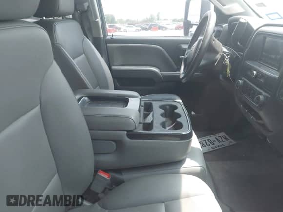 2019 Chevrolet Silverado 2500HD Work Truck z VIN 2GB2CREG1K1221564, wystawiony jako IAAI lot #42362013 z przebiegiem 126 897 mil mil oraz . Historia ofert i sprzedaży dostępna na DreamBid. Obrazek 5.
