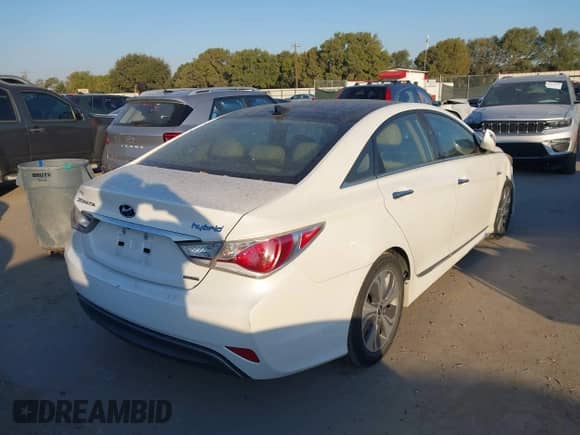 2015 Hyundai Sonata Limited with VIN KMHEC4A48FA124716, listed as a IAAI auction lot 43325497 with 112,665 mi miles and . Bid and sale history available at DreamBid. Image 4.