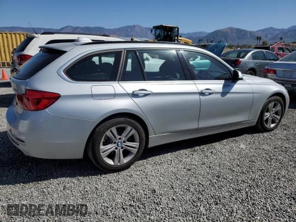 2018 BMW 3 Series 330i xDrive with VIN WBA8K3C57JA485851, listed as a Copart auction lot 52336685 with 46,887 mi miles and Salvage title. Bid and sale history available at DreamBid. Image 3.