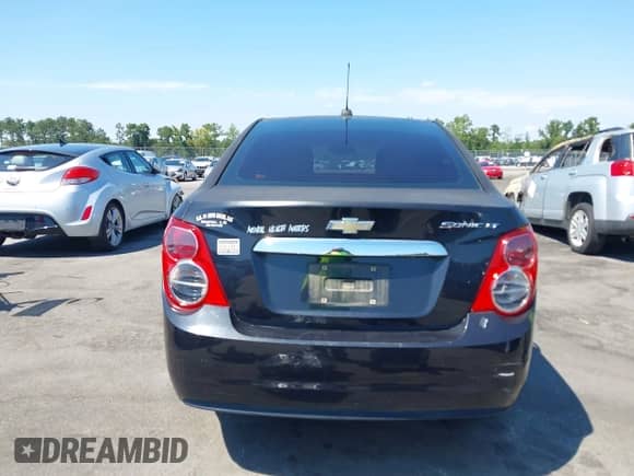 2015 Chevrolet Sonic LT с VIN 1G1JC5SG8F4126703, выставлен на аукционе IAAI как лот 43129168 с пробегом 220 185 миль миль и . История ставок и продаж доступна на DreamBid. Изображение 17.