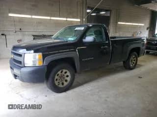 2012 Chevrolet Silverado 1500 Work Truck z VIN 1GCNKPEXXCZ150065, wystawiony jako Copart lot #60879905 z przebiegiem 132 115 mil mil oraz Czysty tytuł • Clean title. Historia ofert i sprzedaży dostępna na DreamBid. Obrazek 1.