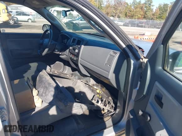 2006 Dodge Dakota ST with VIN 1D7HE28K86S620801, listed as a IAAI auction lot 43414180 with 212,326 mi miles and . Bid and sale history available at DreamBid. Image 5.