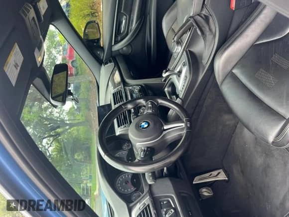 2017 BMW M3 z VIN WBS8M9C30H5G85547, wystawiony jako Copart lot #65657175 z przebiegiem 50 160 mil mil oraz Czysty tytuł • Clean title. Historia ofert i sprzedaży dostępna na DreamBid. Obrazek 9.