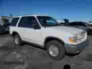 2000 Ford Explorer Sport z VIN 1FMYU60E4YUA88069, wystawiony jako Copart lot #48804015 z przebiegiem 122 071 mil mil oraz Szkoda całkowita • Salvage title. Historia ofert i sprzedaży dostępna na DreamBid. Obrazek 4.