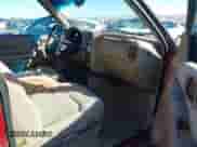 1999 Chevrolet Blazer LS z VIN 1GNDT13W4X2189191, wystawiony jako IAAI lot #41809068 z przebiegiem 251 307 mil mil oraz . Historia ofert i sprzedaży dostępna na DreamBid. Obrazek 5.