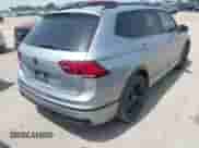 2023 Volkswagen Tiguan SE R-Line Black с VIN 3VVCB7AX4PM010437, выставлен на аукционе IAAI как лот 42584010 с пробегом 49 762 миль миль и . История ставок и продаж доступна на DreamBid. Изображение 4.