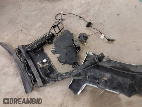 2018 Cadillac Escalade Platinum with VIN 1GYS4DKJ8JR199087, listed as a IAAI auction lot 42062074 with 97,751 mi miles and . Bid and sale history available at DreamBid. Image 12.