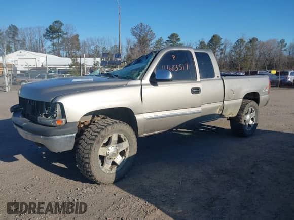 1999 Chevrolet Silverado 2500 LT с VIN 1GCGK29U8XE161901, выставлен на аукционе IAAI как лот 41683517 с пробегом Не указан миль и . История ставок и продаж доступна на DreamBid. Изображение 2.