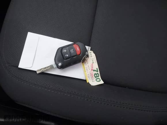 2023 Jeep Wrangler Sport S z VIN 1C4HJXDN5PW609316, wystawiony jako IAAI lot #40960863 z przebiegiem 15 614 mil mil oraz . Historia ofert i sprzedaży dostępna na DreamBid. Obrazek 11.