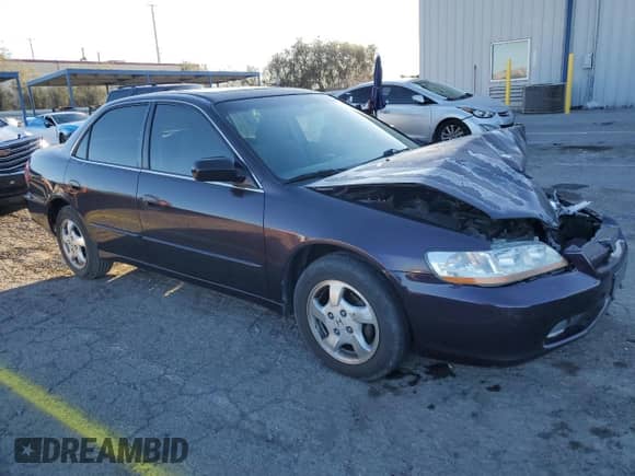 1998 Honda Accord EX с VIN 1HGCG6677WA164687, выставлен на аукционе Copart как лот 46739515 с пробегом 187 458 миль миль и Списание • Salvage title. История ставок и продаж доступна на DreamBid. Изображение 4.