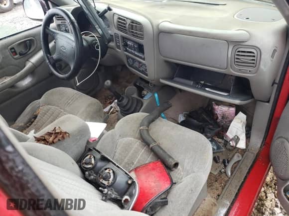 1998 Chevrolet S-10 LS с VIN 1GCCS1443W8198187, выставлен на аукционе Copart как лот 58561875 с пробегом 265 385 миль миль и Чистый • Clean title. История ставок и продаж доступна на DreamBid. Изображение 8.