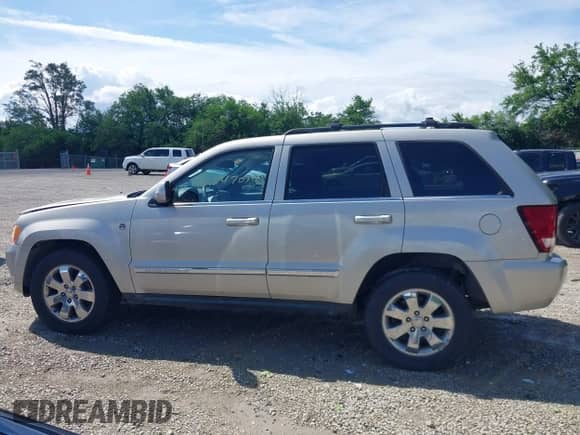 2009 Jeep Grand Cherokee Limited с VIN 1J8HR58P79C550825, выставлен на аукционе IAAI как лот 42547090 с пробегом 223 053 миль миль и . История ставок и продаж доступна на DreamBid. Изображение 14.