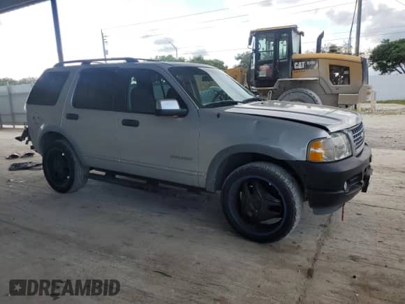 2002 Ford Explorer XLS с VIN 1FMZU72EX2UB37211, выставлен на аукционе Copart как лот 89441575 с пробегом 215 952 миль миль и Списание • Salvage title. История ставок и продаж доступна на DreamBid. Изображение 4.