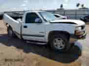 2000 Chevrolet Silverado 1500 z VIN 1GCEC14V6YZ109157, wystawiony jako Copart lot #56390975 z przebiegiem 624 462 mil mil oraz Szkoda całkowita • Salvage title. Historia ofert i sprzedaży dostępna na DreamBid. Obrazek 4.