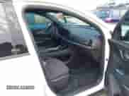 2024 Chevrolet Traverse FWD LS z VIN 1GNEREKSXRJ175524, wystawiony jako IAAI lot #41273400 z przebiegiem 6 365 mil mil oraz . Historia ofert i sprzedaży dostępna na DreamBid. Obrazek 5.