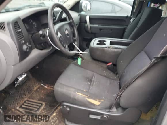2010 GMC Sierra 1500 SL z VIN 3GTRCUEA7AG292220, wystawiony jako Copart lot #85700414 z przebiegiem 178 290 mil mil oraz Czysty tytuł • Clean title. Historia ofert i sprzedaży dostępna na DreamBid. Obrazek 7.