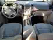 2010 Hyundai Veracruz Limited с VIN KM8NU4CC6AU128126, выставлен на аукционе Copart как лот 87320244 с пробегом 187 950 миль миль и Списание • Salvage title. История ставок и продаж доступна на DreamBid. Изображение 8.