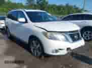 2014 Nissan Pathfinder S z VIN 5N1AR2MN0EC612986, wystawiony jako IAAI lot #42664428 z przebiegiem 175 984 mil mil oraz . Historia ofert i sprzedaży dostępna na DreamBid. Obrazek 1.
