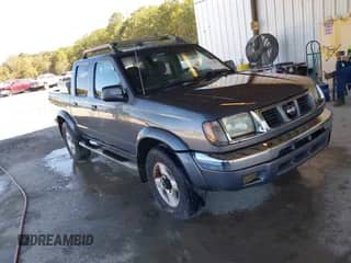 2000 Nissan Frontier XE z VIN 1N6ED27Y7YC359063, wystawiony jako IAAI lot #43511807 z przebiegiem 253 190 mil mil oraz . Historia ofert i sprzedaży dostępna na DreamBid. Obrazek 1.