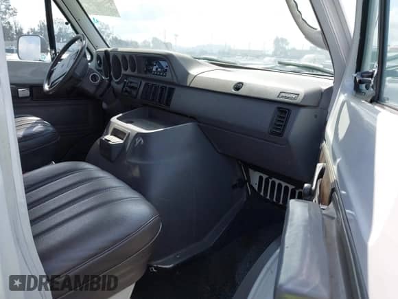 1994 Dodge Passenger with VIN 2B4HB15XXRK108613, listed as a IAAI auction lot 43182714 with 118,848 mi miles and . Bid and sale history available at DreamBid. Image 5.