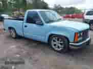 1989 GMC Sierra 1500 z VIN 1GTDC14K7KZ539594, wystawiony jako IAAI lot #41919046 z przebiegiem 80 364 mil mil oraz . Historia ofert i sprzedaży dostępna na DreamBid. Obrazek 1.