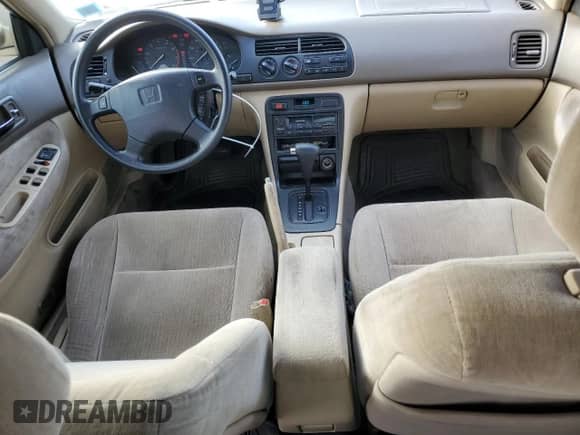 1994 Honda Accord LX z VIN 1HGCD5635RA177586, wystawiony jako Copart lot #85331804 z przebiegiem 113 195 mil mil oraz Szkoda całkowita • Salvage title. Historia ofert i sprzedaży dostępna na DreamBid. Obrazek 8.