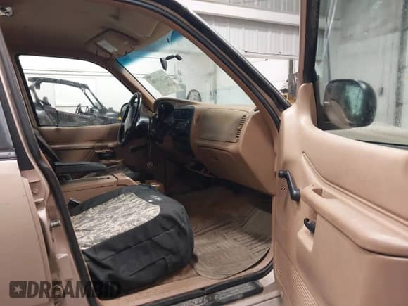 1995 Ford Explorer Eddie Bauer with VIN 1FMDU34X3SUB07503, listed as a IAAI auction lot 42789086 with 192,141 mi miles and . Bid and sale history available at DreamBid. Image 5.