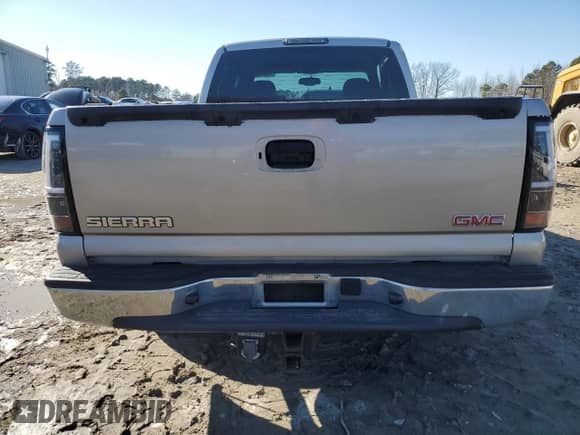 2006 GMC Sierra 1500 SLE1 с VIN 1GTEC19ZX6Z240200, выставлен на аукционе Copart как лот 45031665 с пробегом 133 834 миль миль и Списание • Salvage title. История ставок и продаж доступна на DreamBid. Изображение 6.